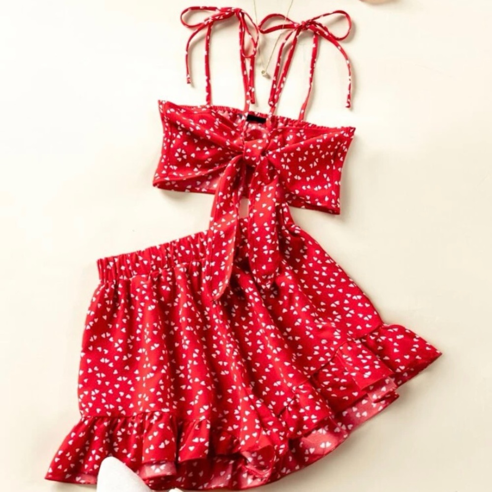 heart themed knotted front tank top with matching shorts